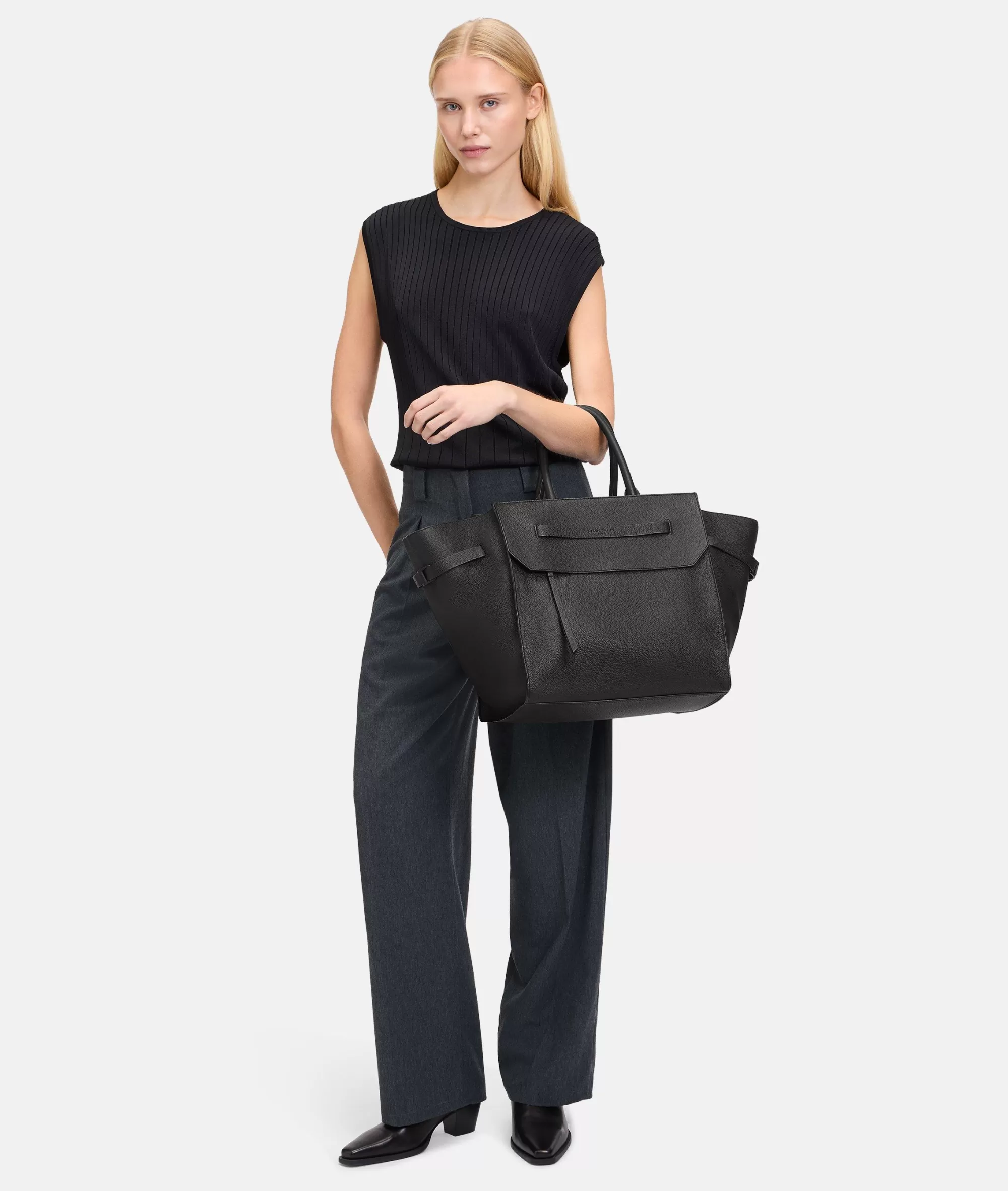 LIEBESKIND BERLIN  Ledertaschen | Handtaschen<Lora Satchel  L schwarz