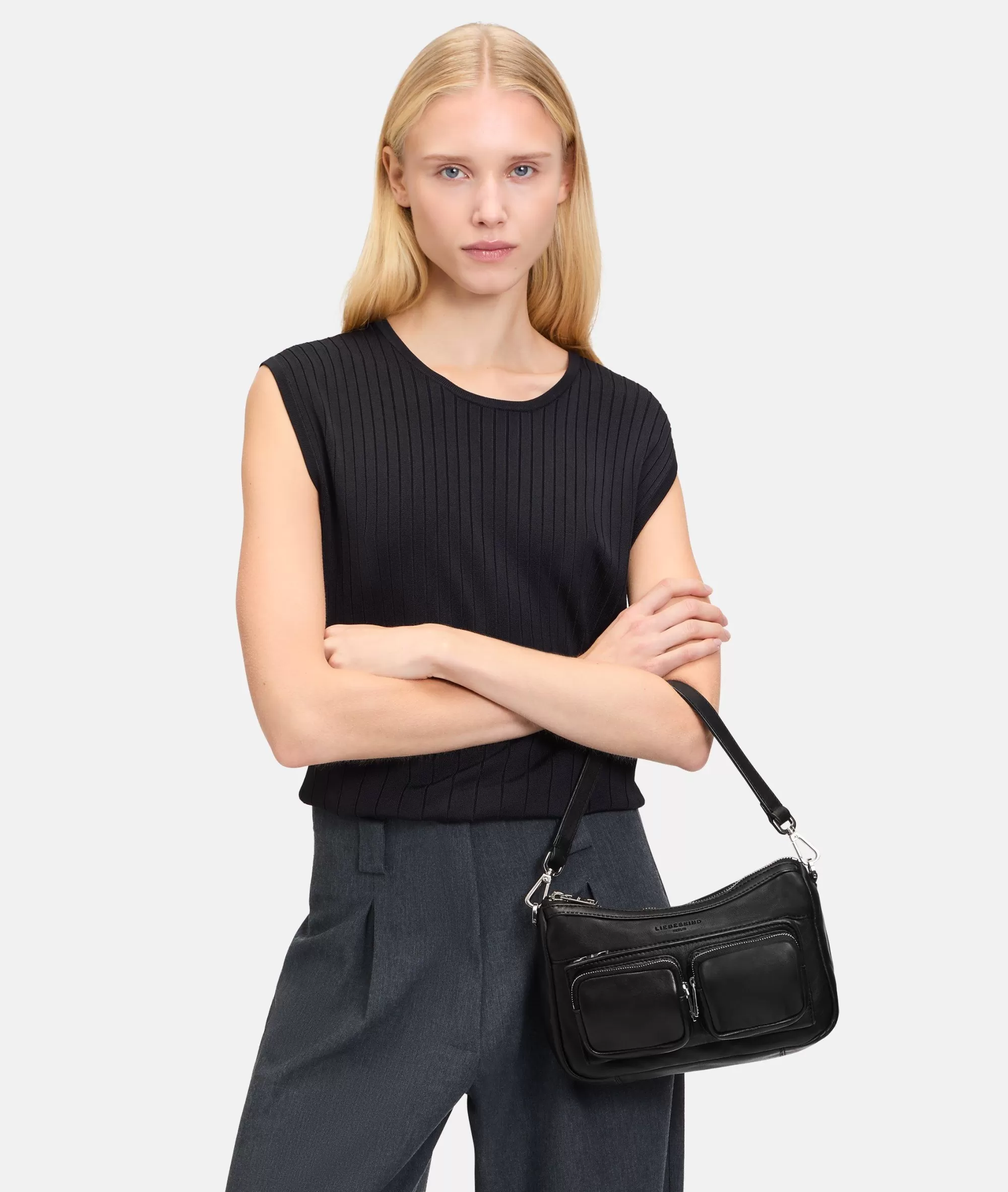 LIEBESKIND BERLIN  Schultertaschen<Maia Hobo S schwarz